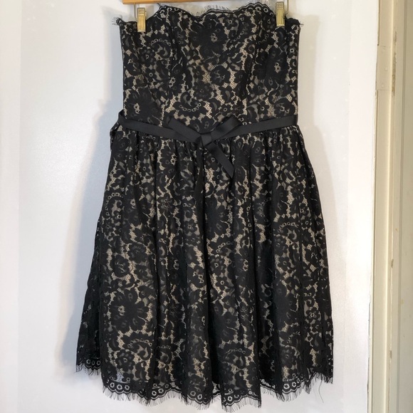 Liberated & Free Black Chantilly Lace Strapless Cocktail Party Dress - Picture 4 of 16